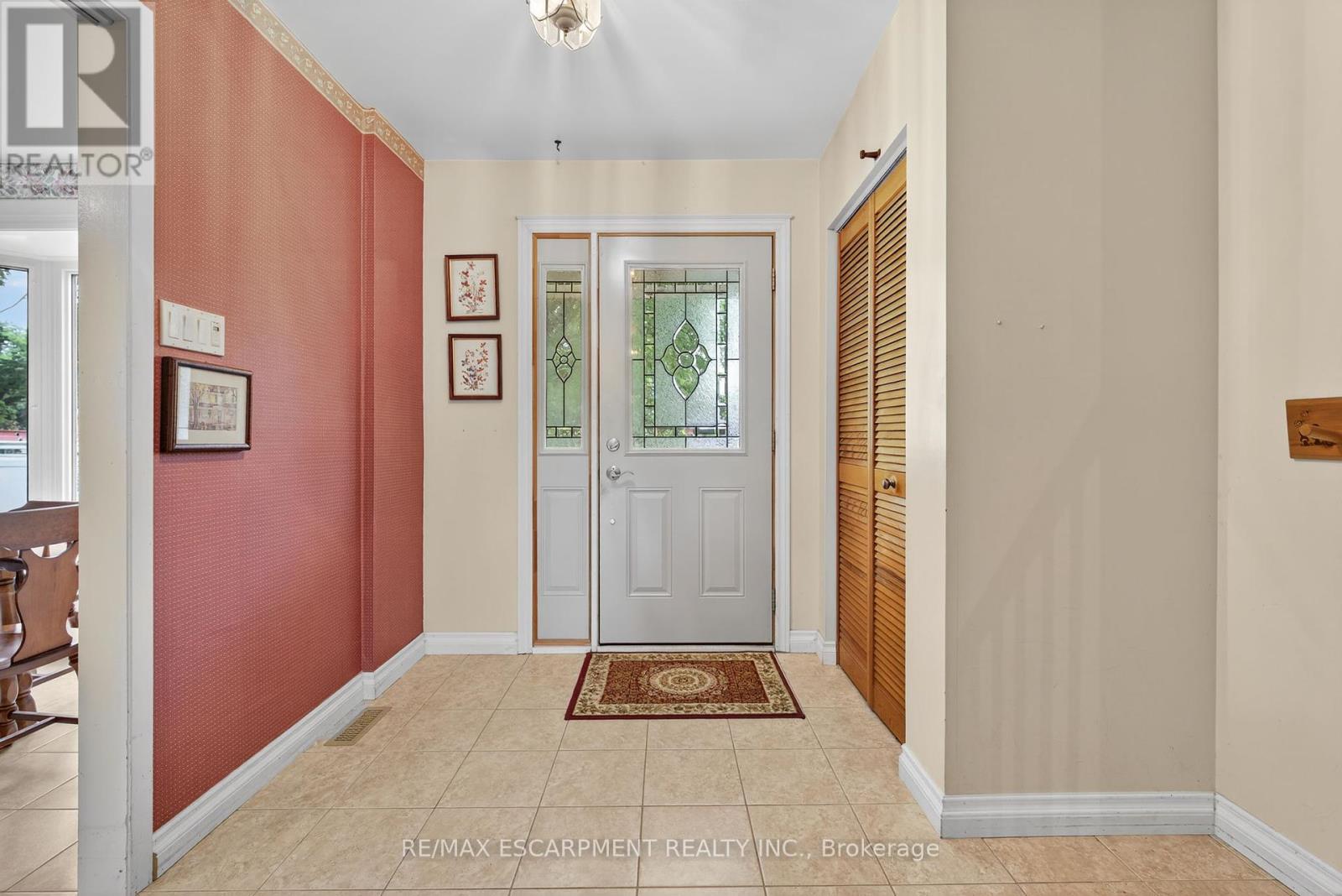 Photo 7 of 3084 Parkgate Crescent, Burlington ON