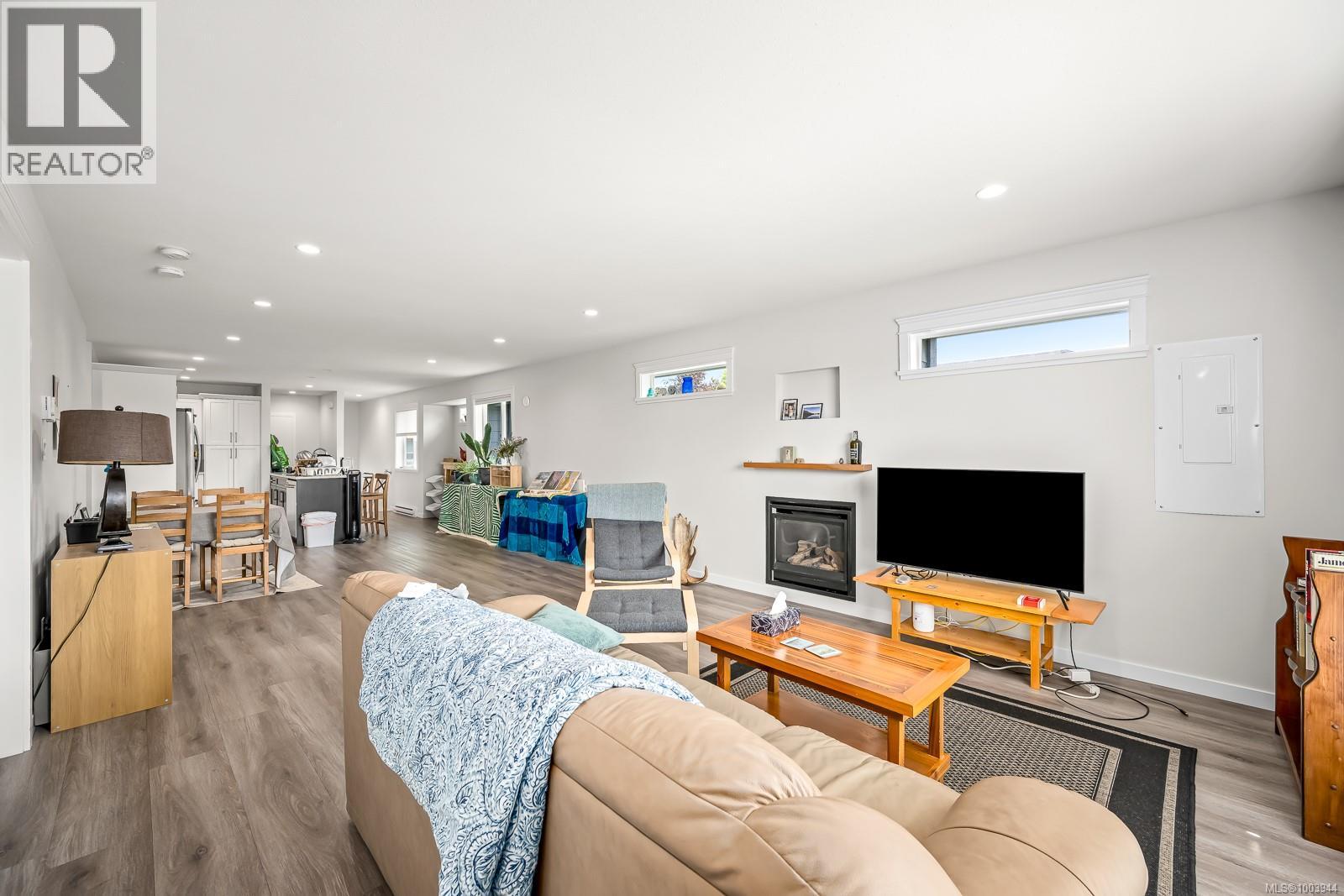 719 9TH ST - Image 9