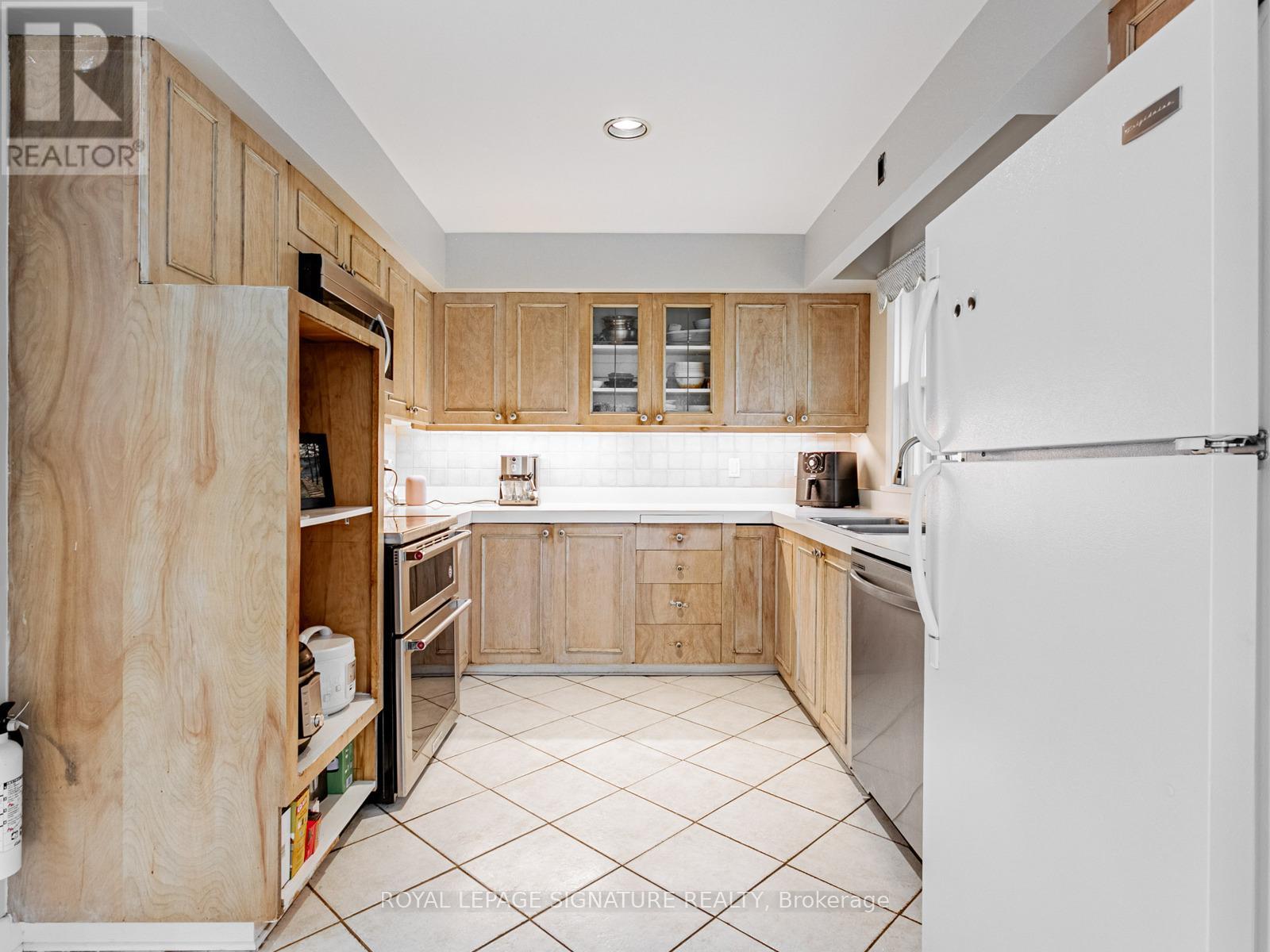 Photo 4 of 1447 Merrow Road, Mississauga ON