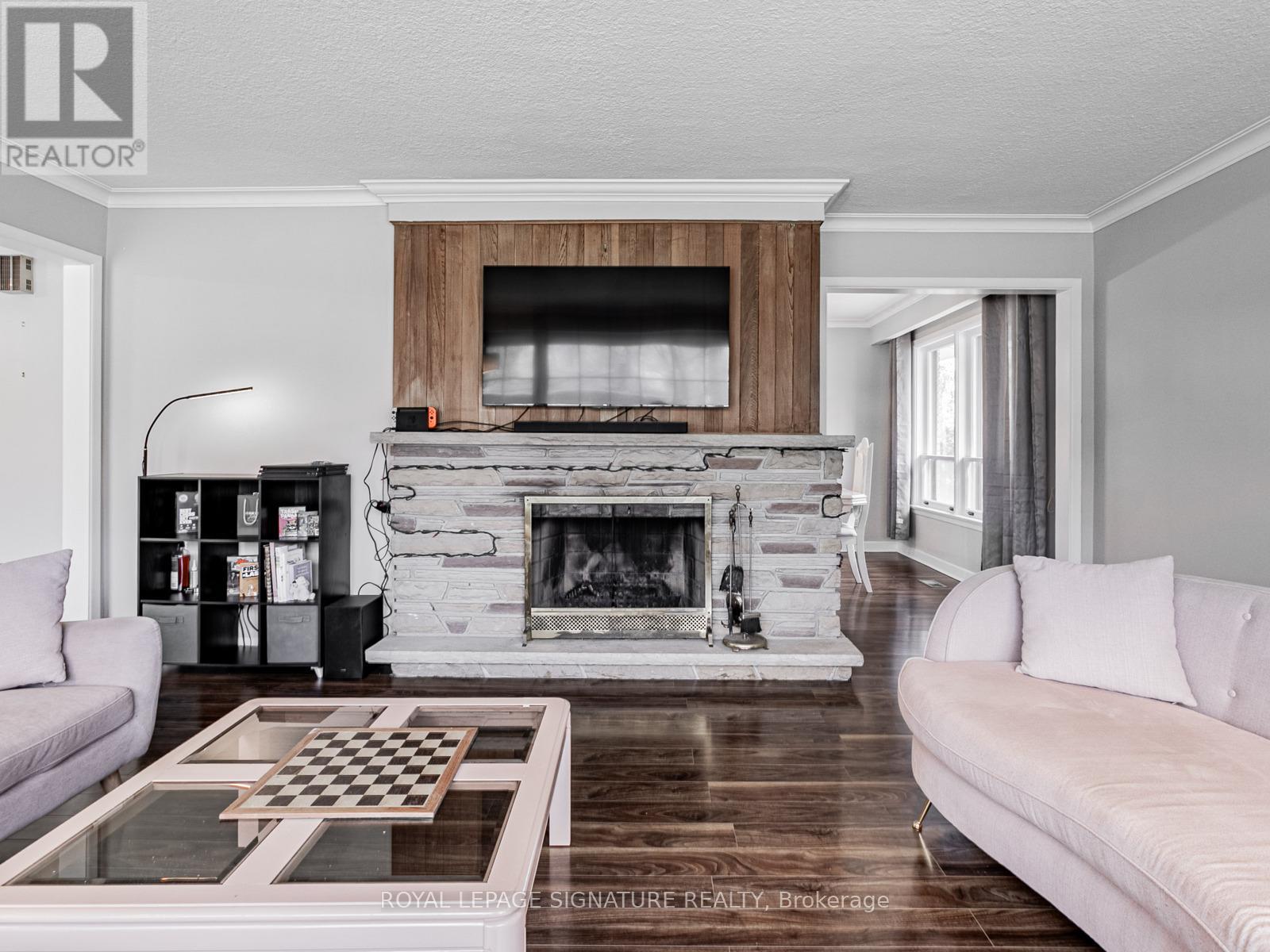 Photo 2 of 1447 Merrow Road, Mississauga ON