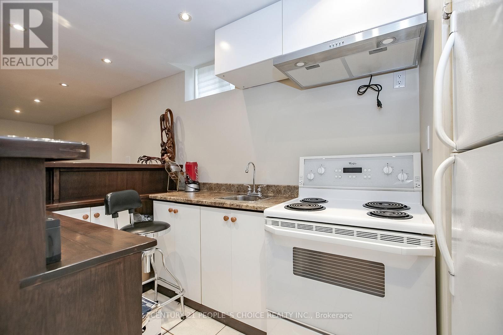 Photo 32 of 1 Lake Louise Drive, Brampton ON