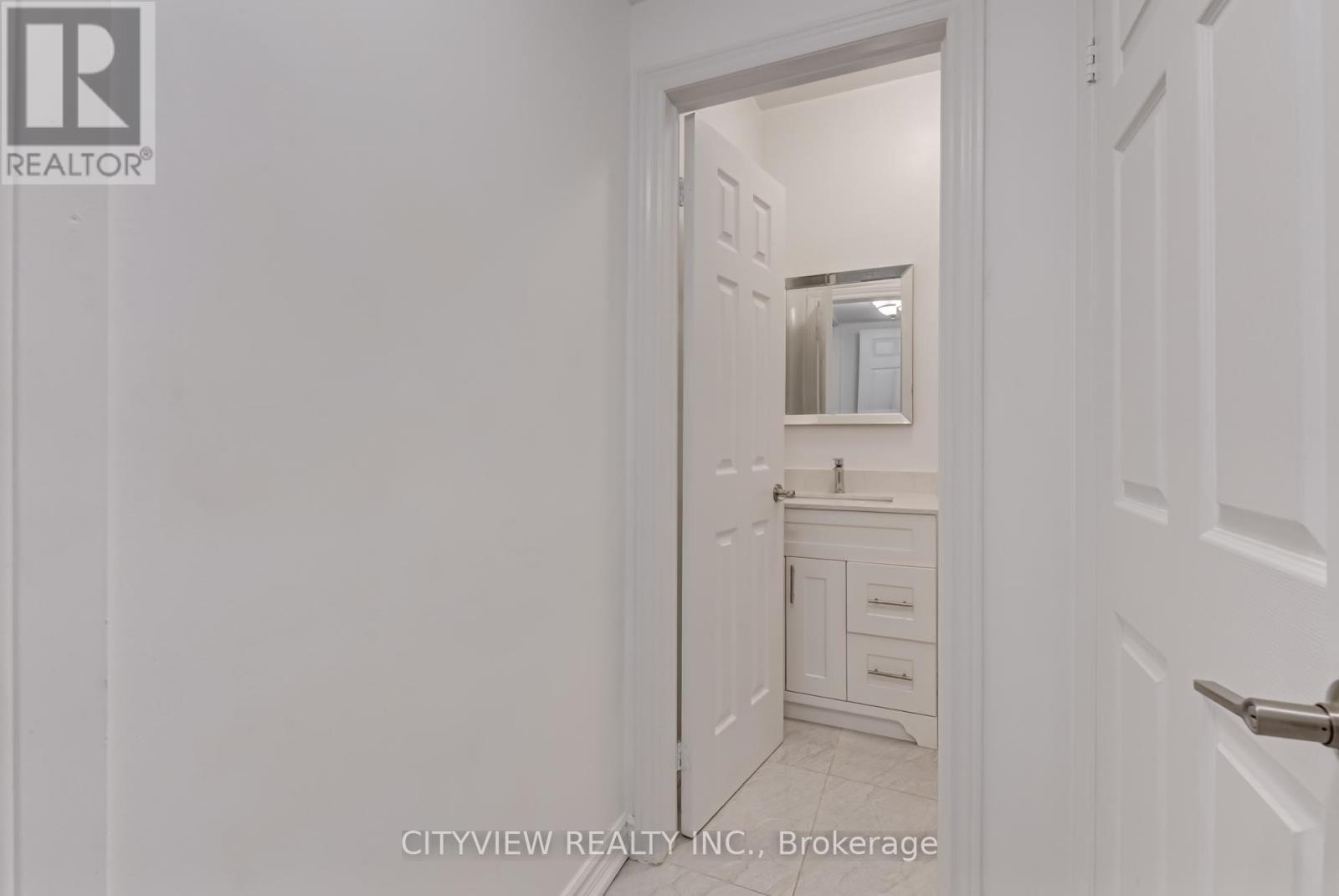 Photo 13 of 5842 Terrapark Trail, Mississauga ON