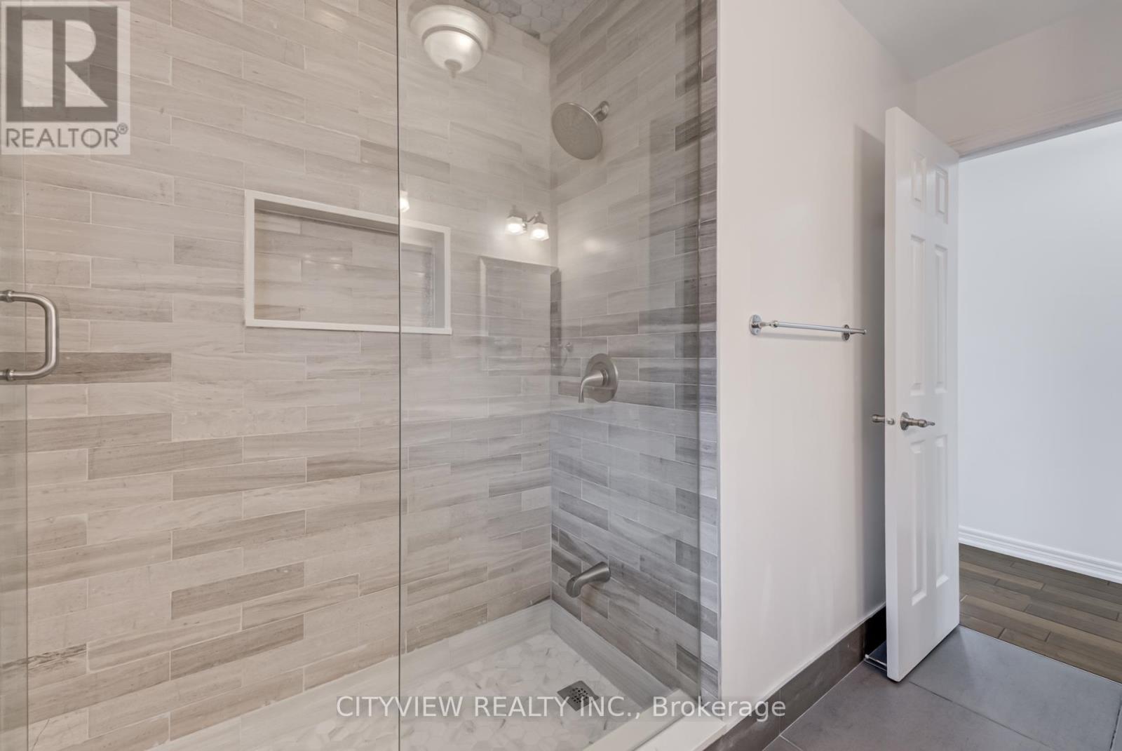 Photo 27 of 5842 Terrapark Trail, Mississauga ON