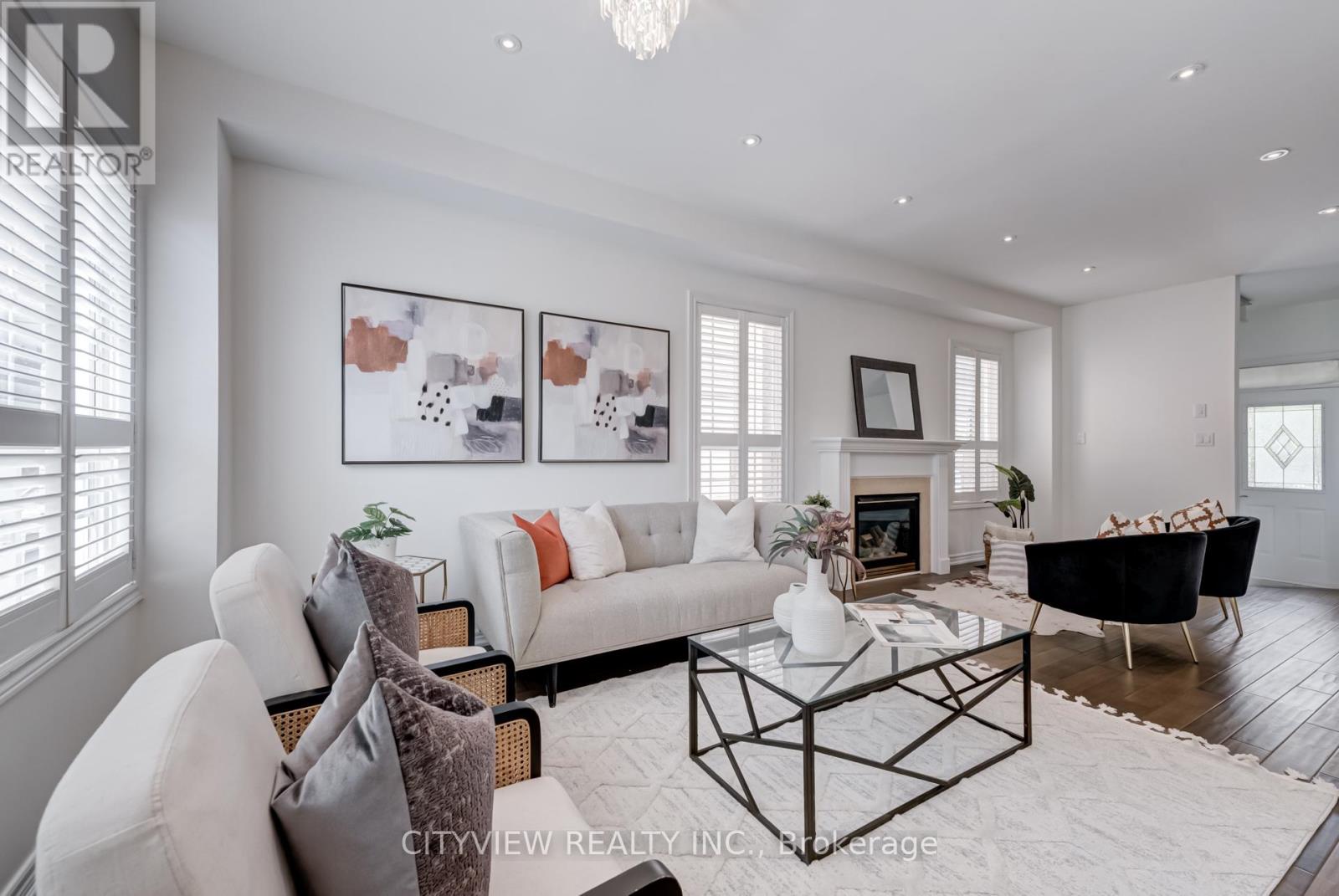Photo 5 of 5842 Terrapark Trail, Mississauga ON