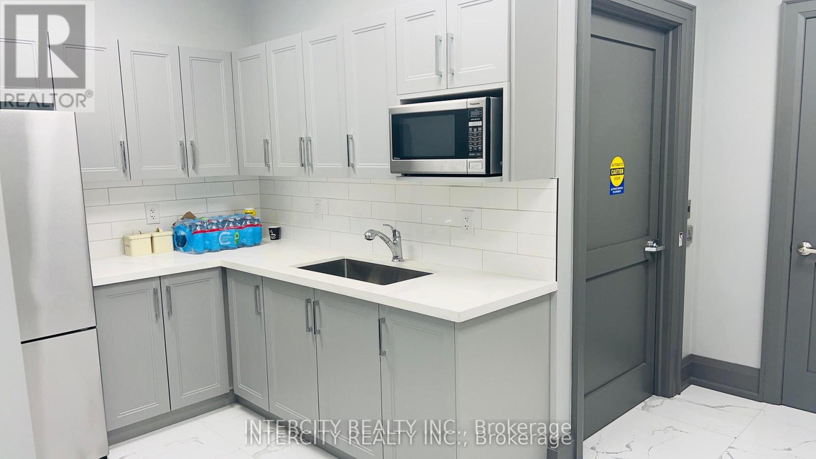 Photo 11 of 110 127 Westmore Drive, Toronto ON