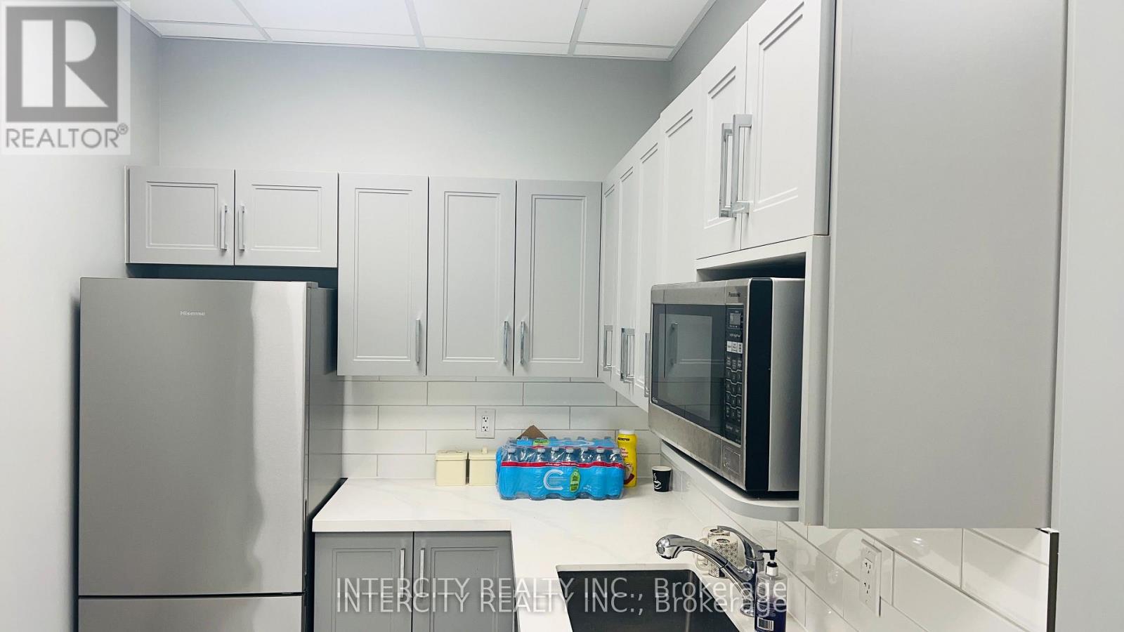 Photo 6 of 110 127 Westmore Drive, Toronto ON