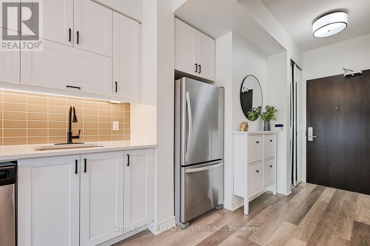 Photo 15 of 704 39 Annie Criag Drive, Toronto ON