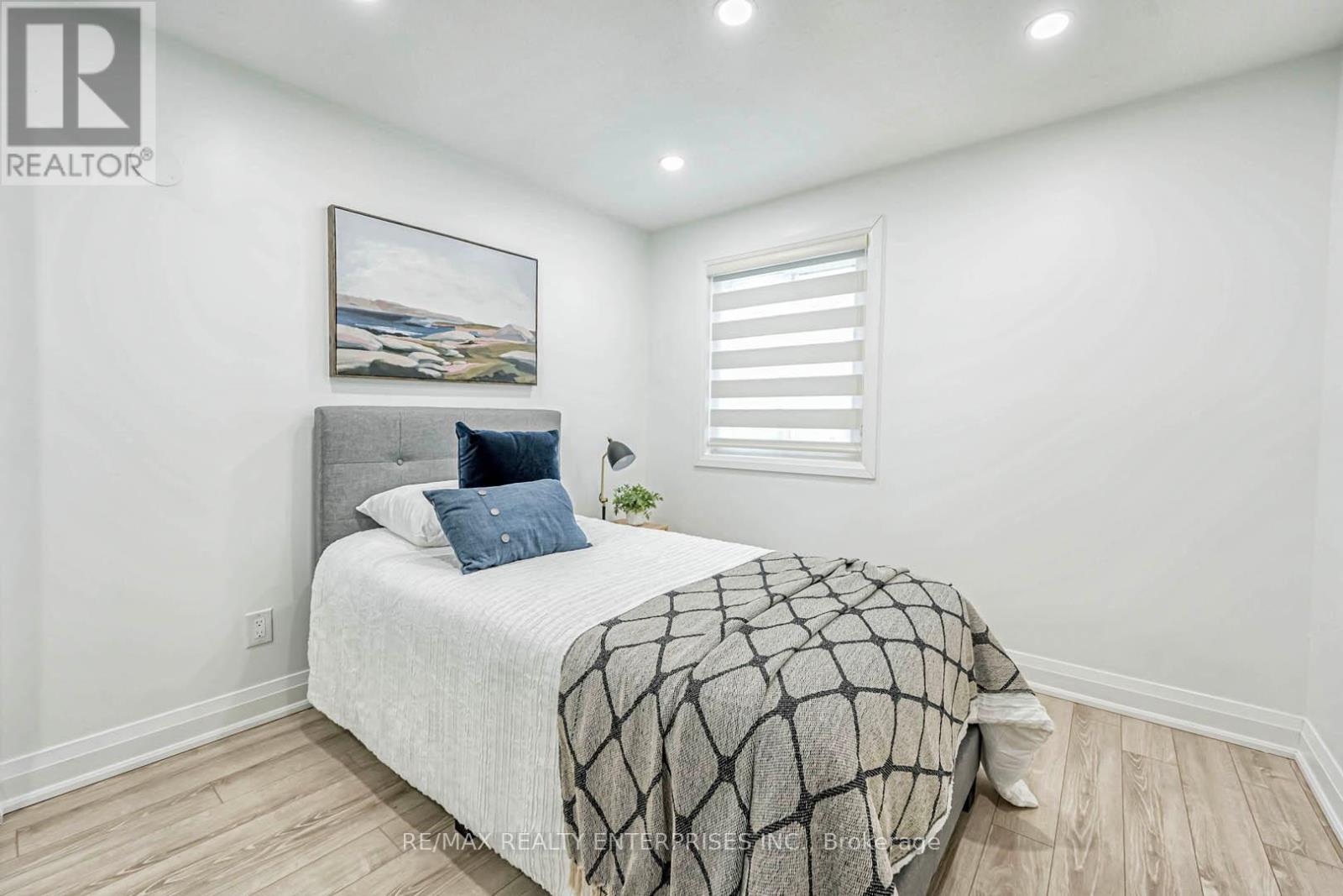 Photo 16 of 37 6679 Shelter Bay Road, Mississauga ON