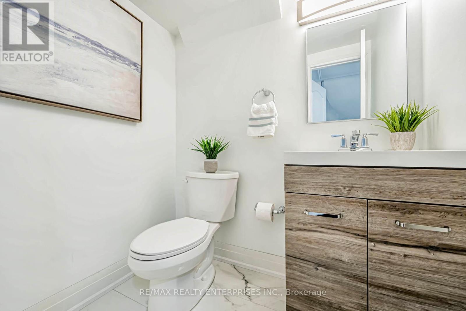 Photo 17 of 37 6679 Shelter Bay Road, Mississauga ON