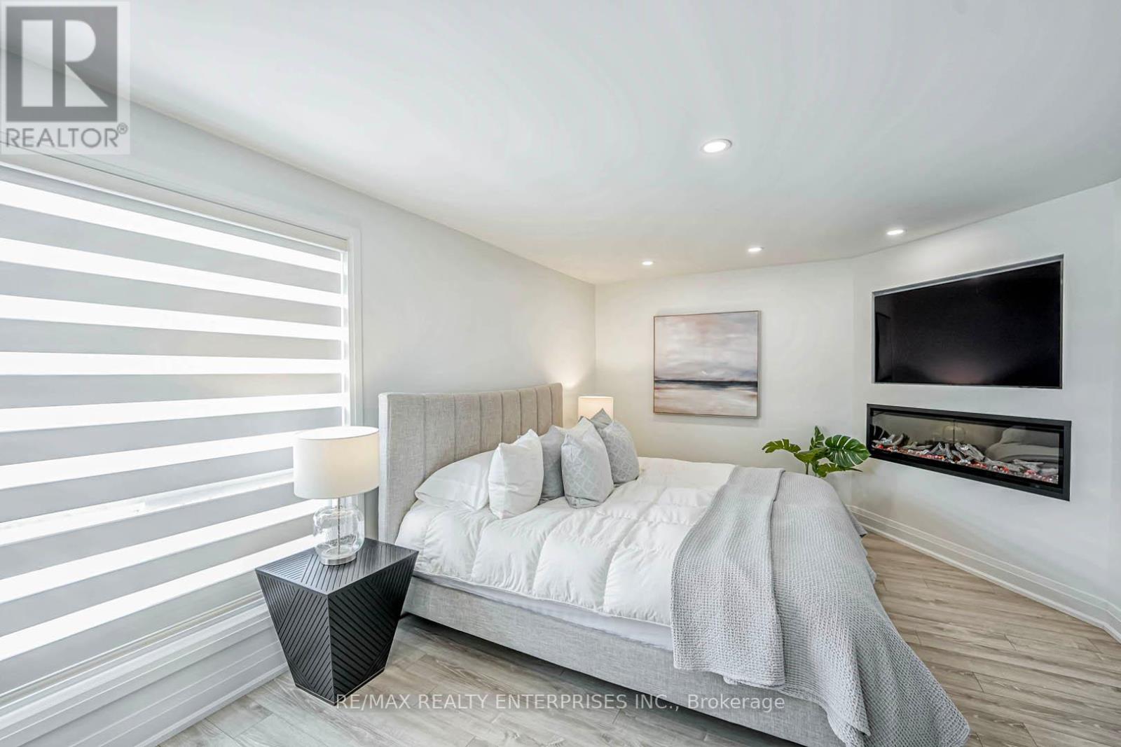 Photo 15 of 37 6679 Shelter Bay Road, Mississauga ON