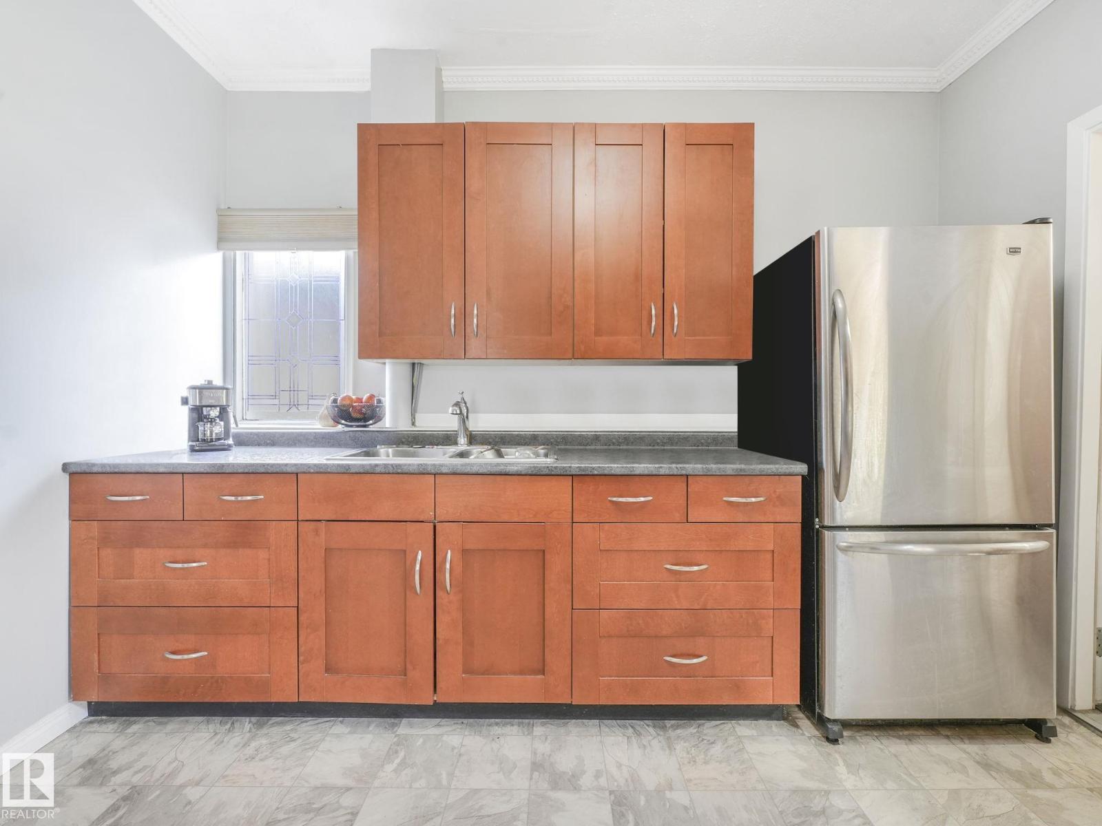 Photo 17 of 11408 81 St Nw, Edmonton AB