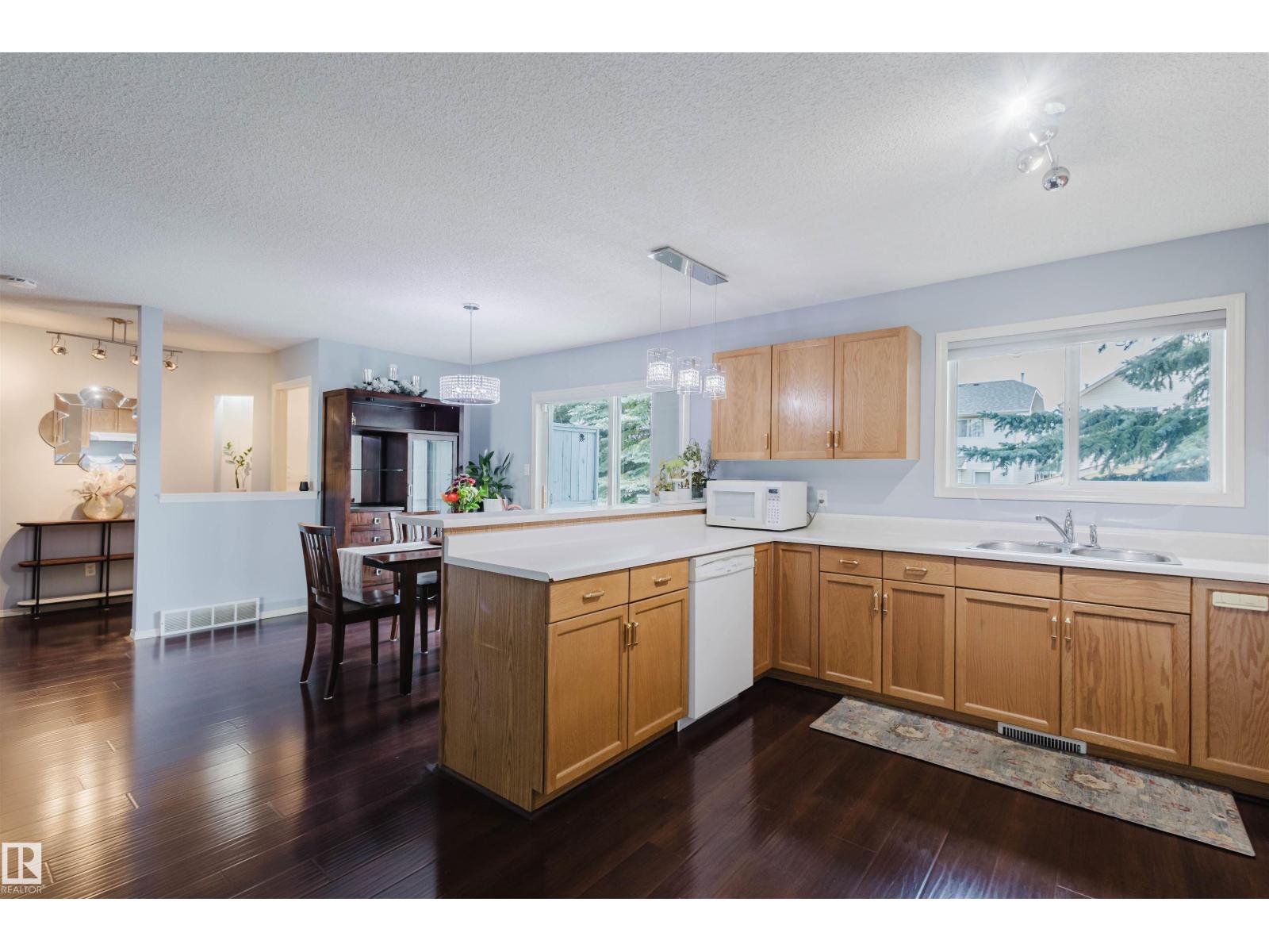 Photo 10 of 108 1670 Jamha Rd Nw, Edmonton AB