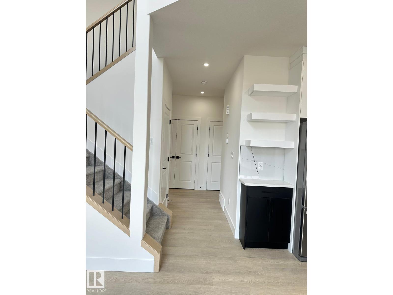 Photo 8 of 3608 40 Av, Beaumont AB
