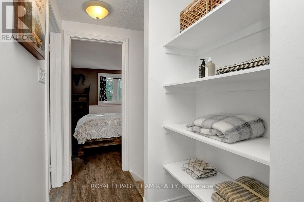 Photo 1 of 15 1302 Alness Court, Ottawa ON