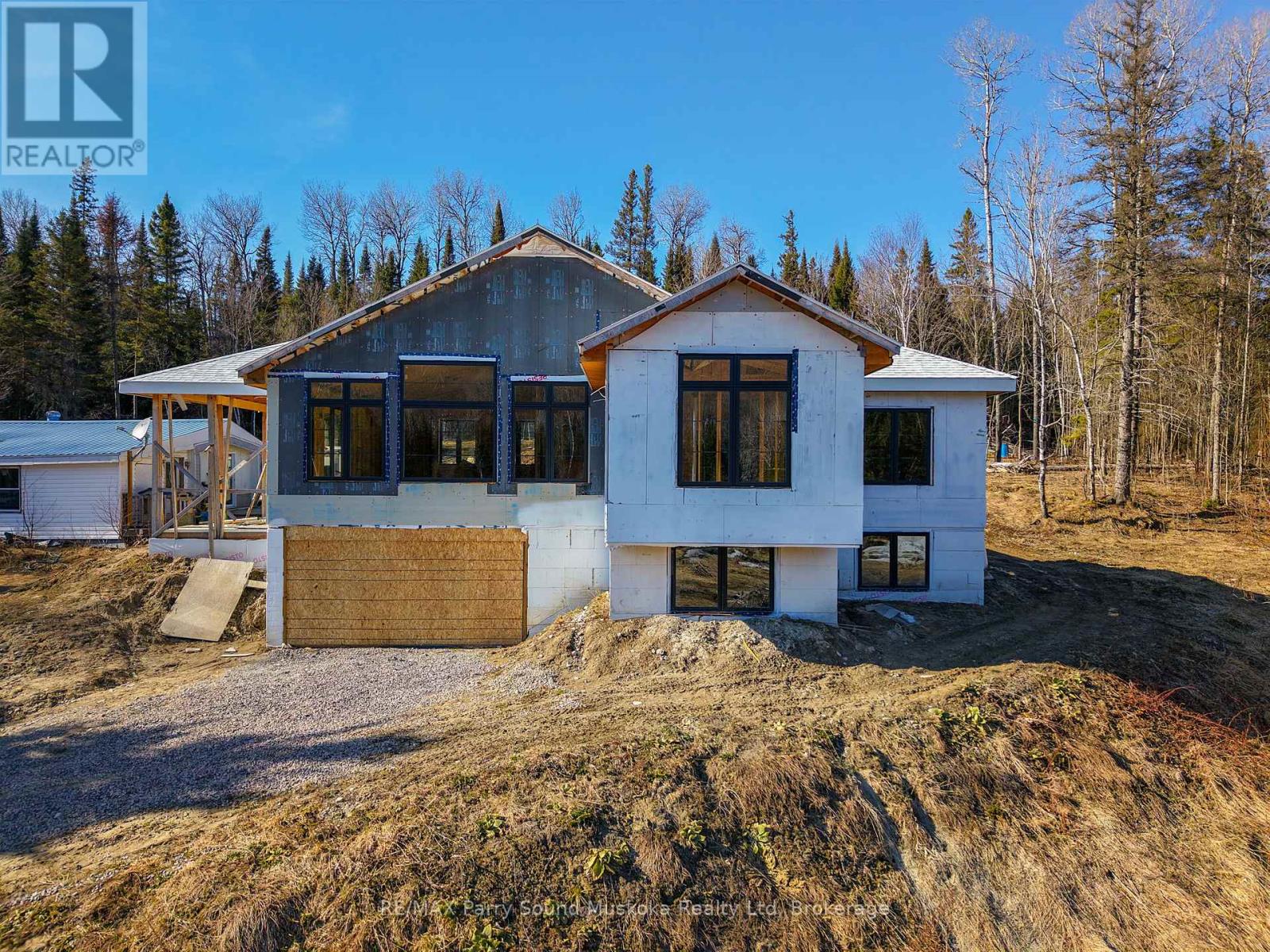 Photo 2 of 556 Highway 518 W, Perry ON