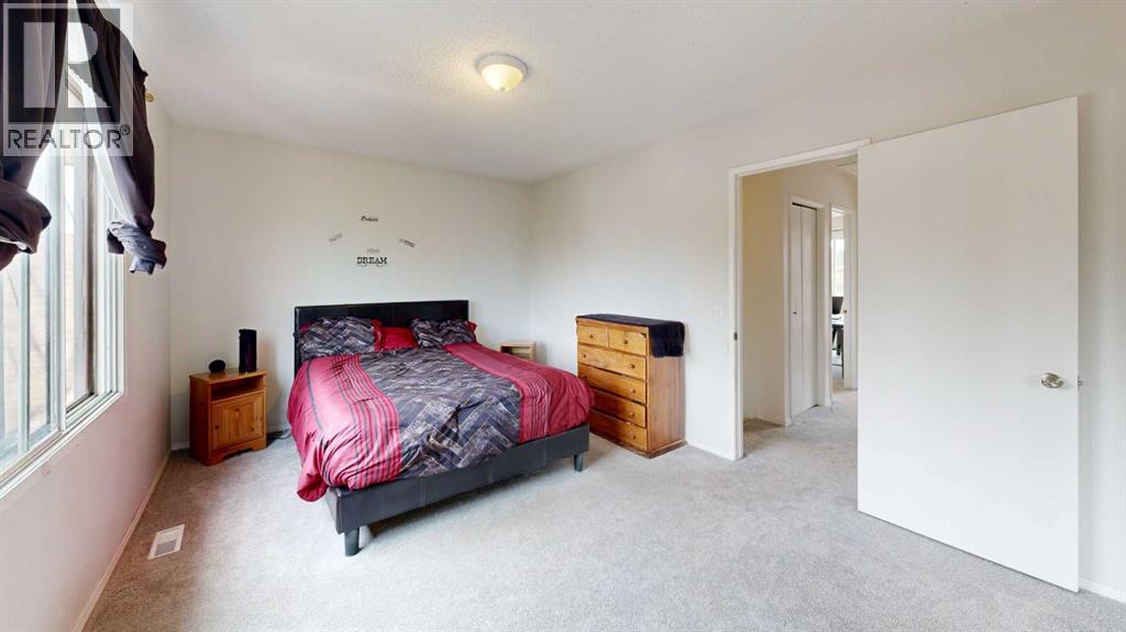 Single Family House for Sale in  Bermondsey Way NW Beddington Heights Calgary 
