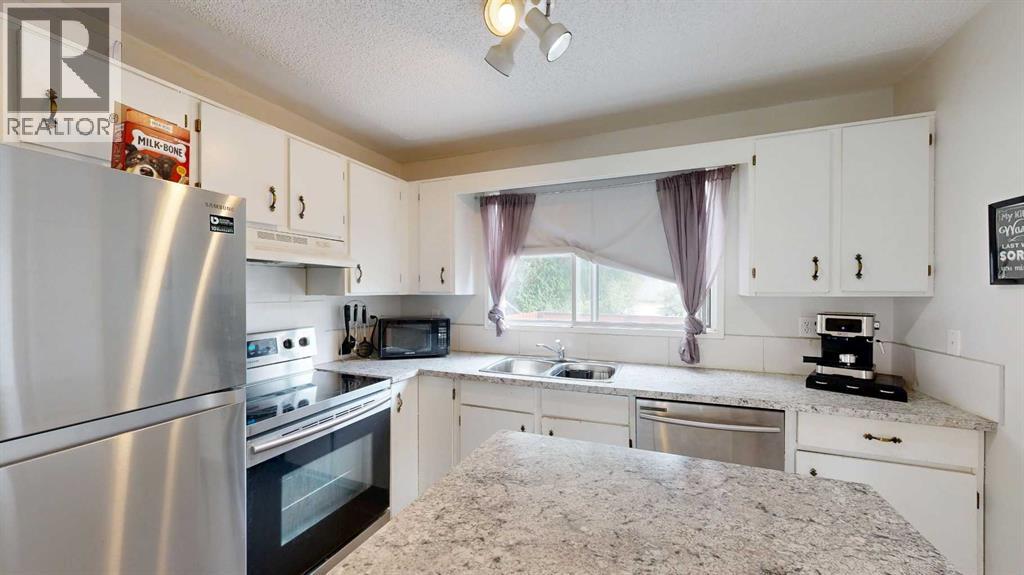 Single Family House for Sale in  Bermondsey Way NW Beddington Heights Calgary 
