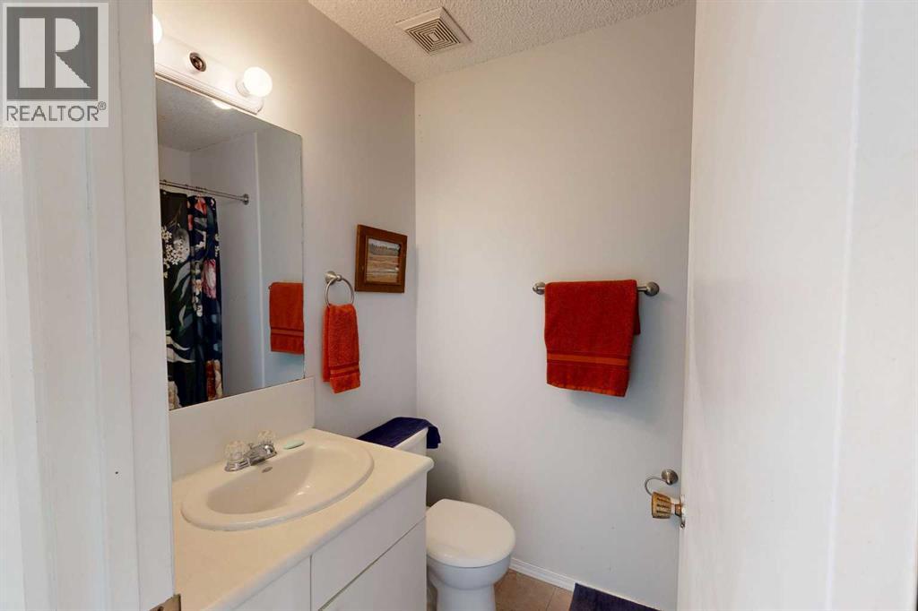Single Family House for Sale in  Bermondsey Way NW Beddington Heights Calgary 