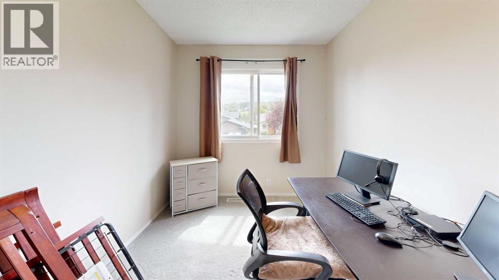 Single Family House for Sale in  Bermondsey Way NW Beddington Heights Calgary 