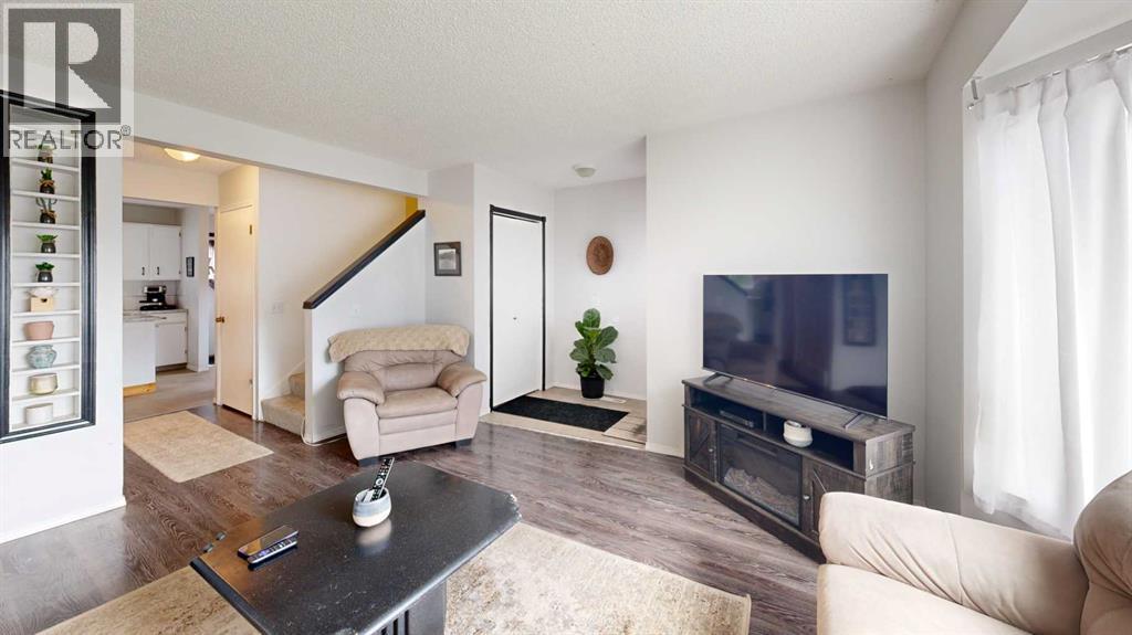 Single Family House for Sale in  Bermondsey Way NW Beddington Heights Calgary 