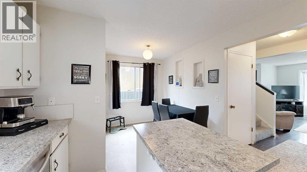 Single Family House for Sale in  Bermondsey Way NW Beddington Heights Calgary 