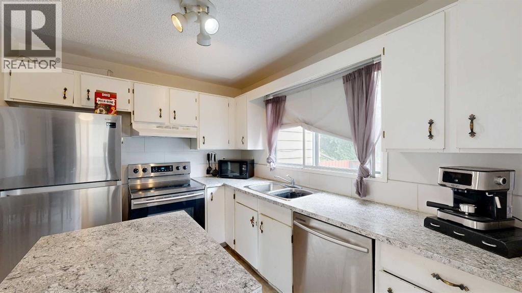 Single Family House for Sale in  Bermondsey Way NW Beddington Heights Calgary 