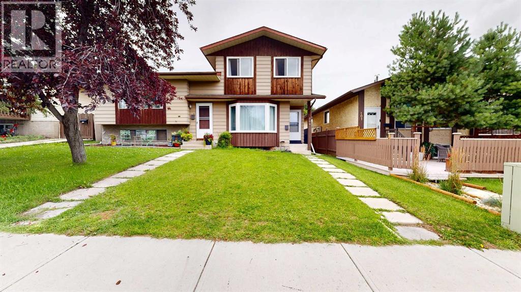 Single Family House for Sale in  Bermondsey Way NW Beddington Heights Calgary 