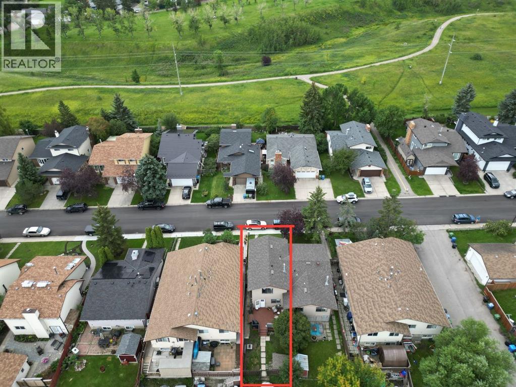 Single Family House for Sale in  Bermondsey Way NW Beddington Heights Calgary 