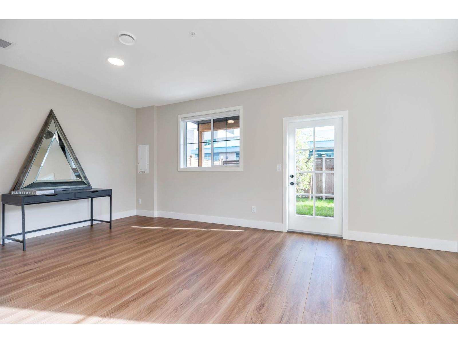 Photo 3 of 8 6590 Fern Street Sardis South, Chilliwack BC