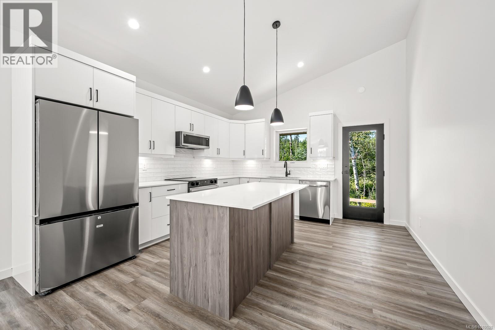 #45 3025 ROYSTON RD - 18