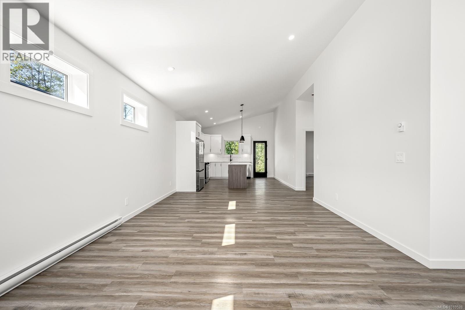 #45 3025 ROYSTON RD - 15