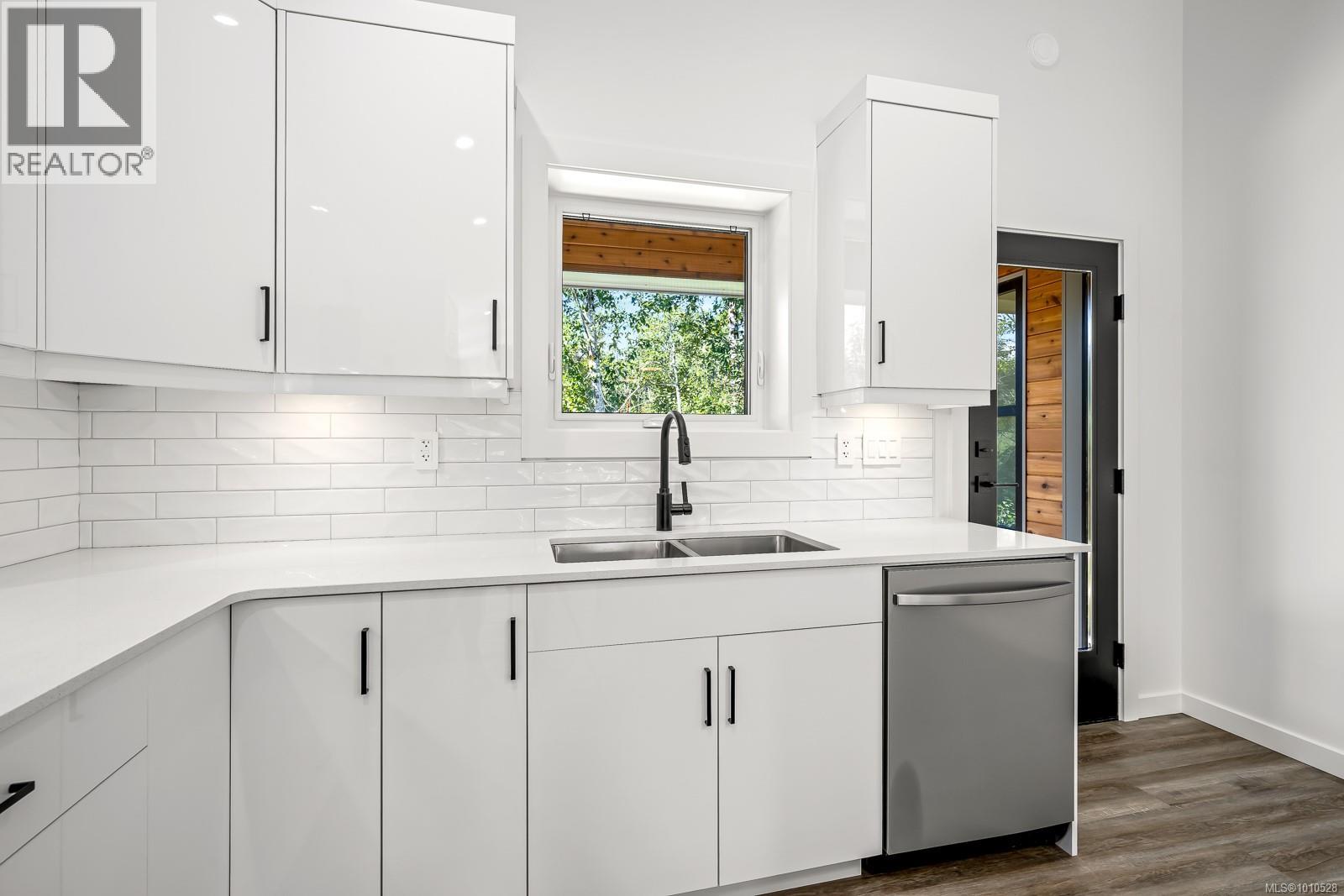 #45 3025 ROYSTON RD - 21