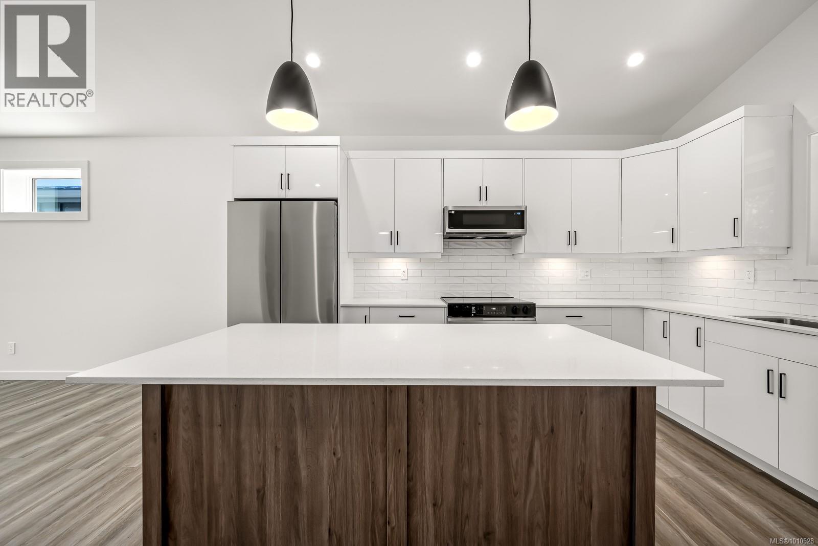 #45 3025 ROYSTON RD - 22