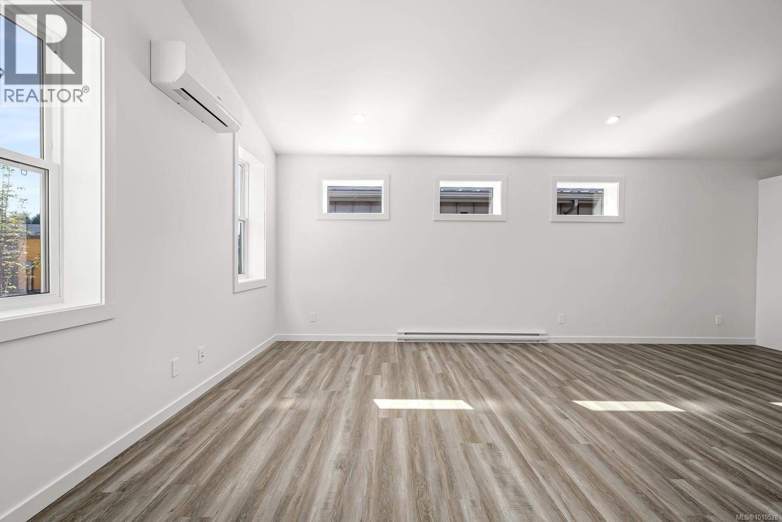 #45 3025 ROYSTON RD - 13