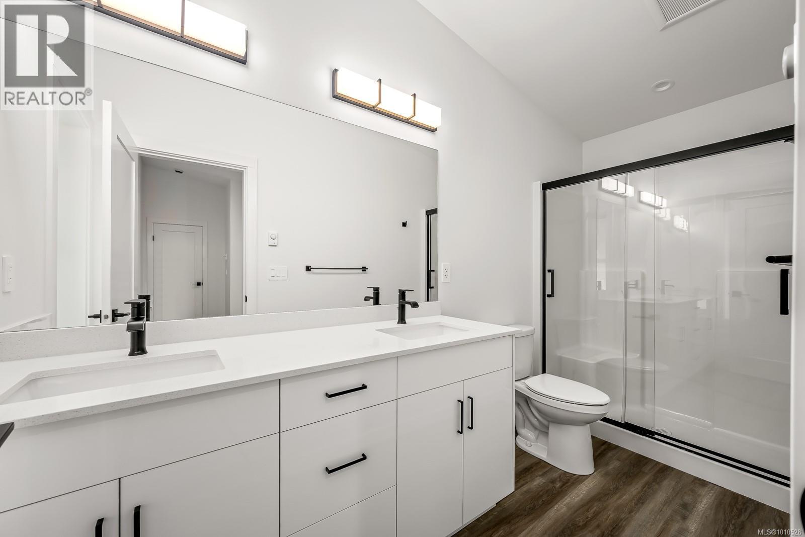 #45 3025 ROYSTON RD - 26