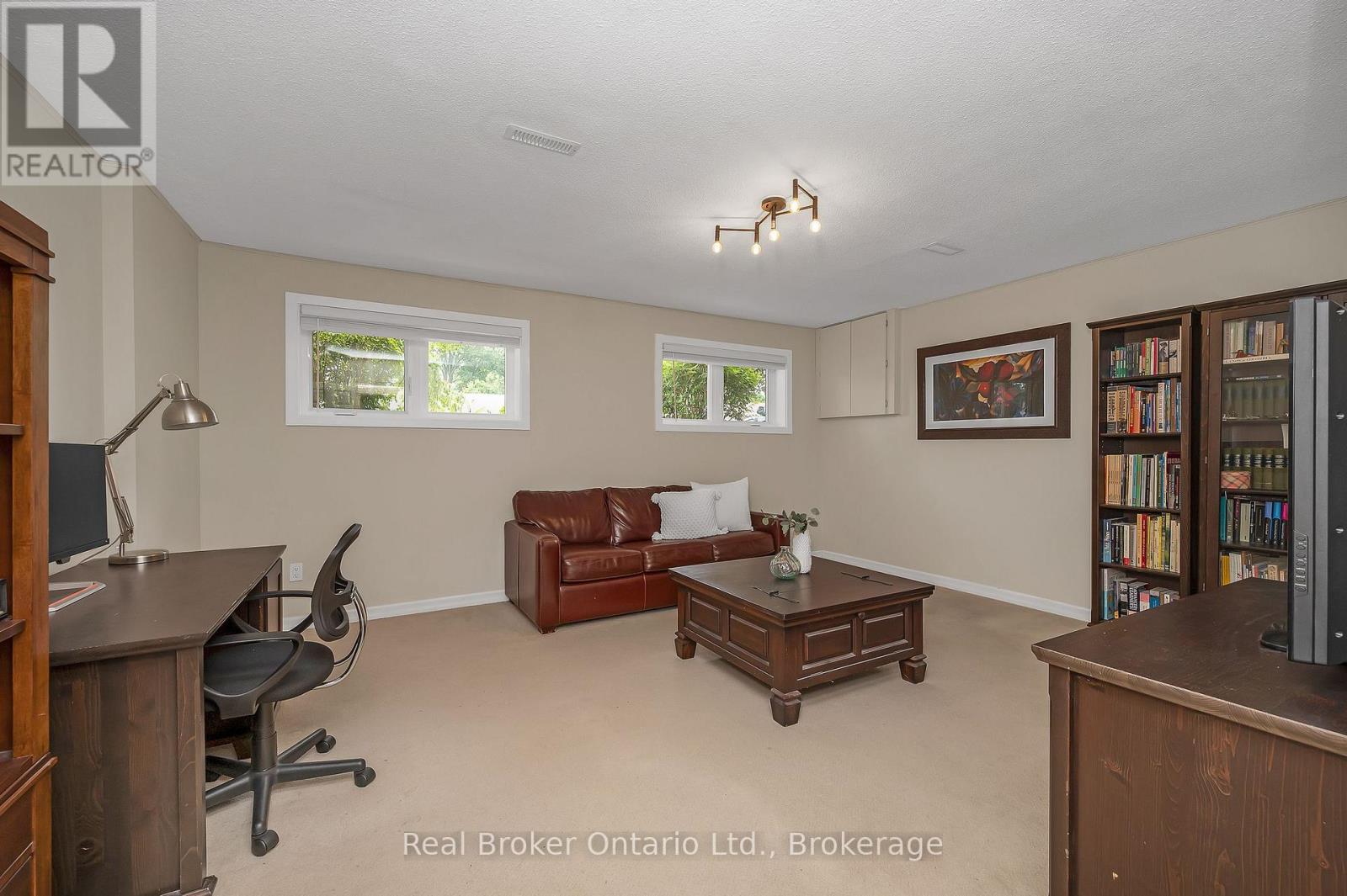 Photo 25 of 285 Surrey Drive, Oakville ON
