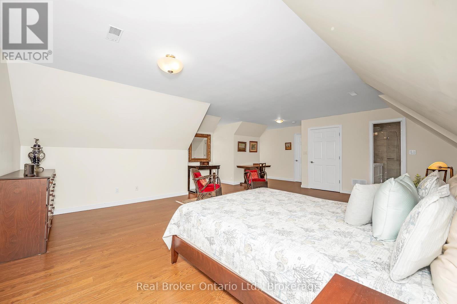 Photo 41 of 285 Surrey Drive, Oakville ON