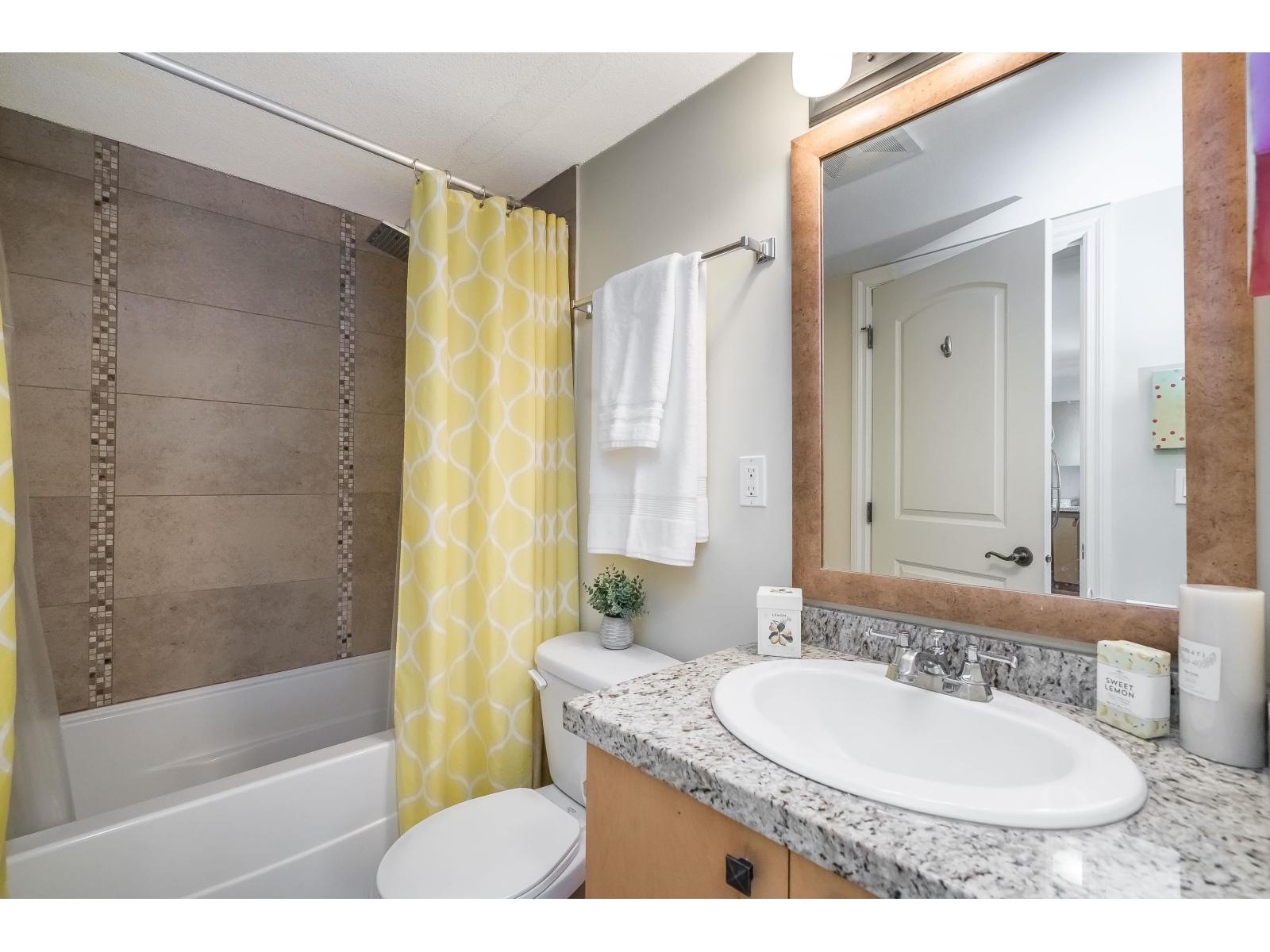 Photo 2 of 412 8717 160 Street, Surrey BC