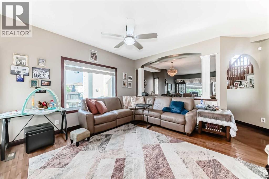 Single Family House for Sale in  Coral Shores Cape NE Coral Springs Calgary 