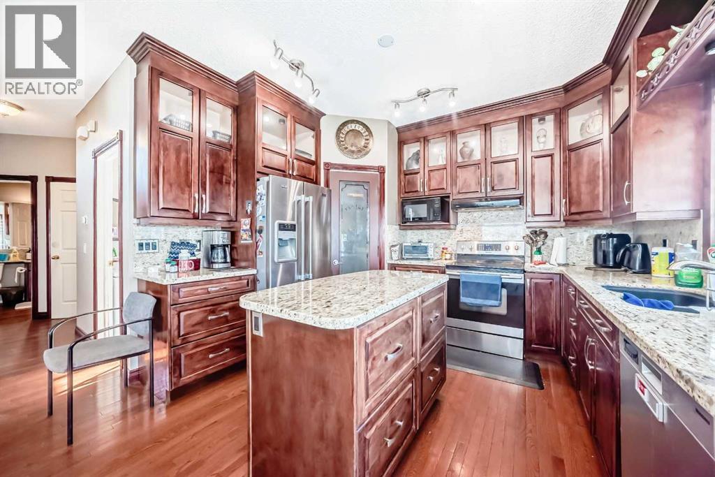 Single Family House for Sale in  Coral Shores Cape NE Coral Springs Calgary 