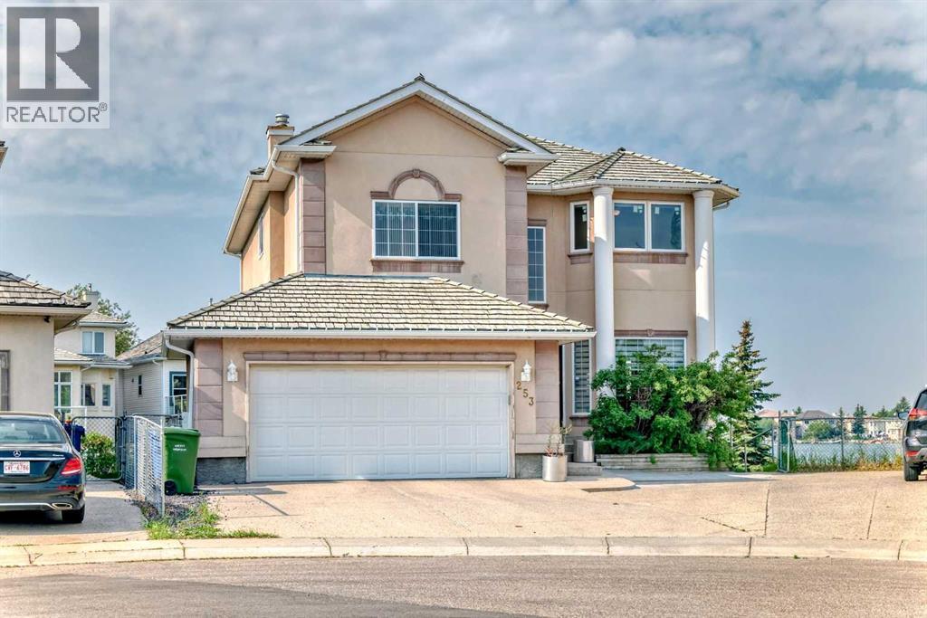 Single Family House for Sale in  Coral Shores Cape NE Coral Springs Calgary 