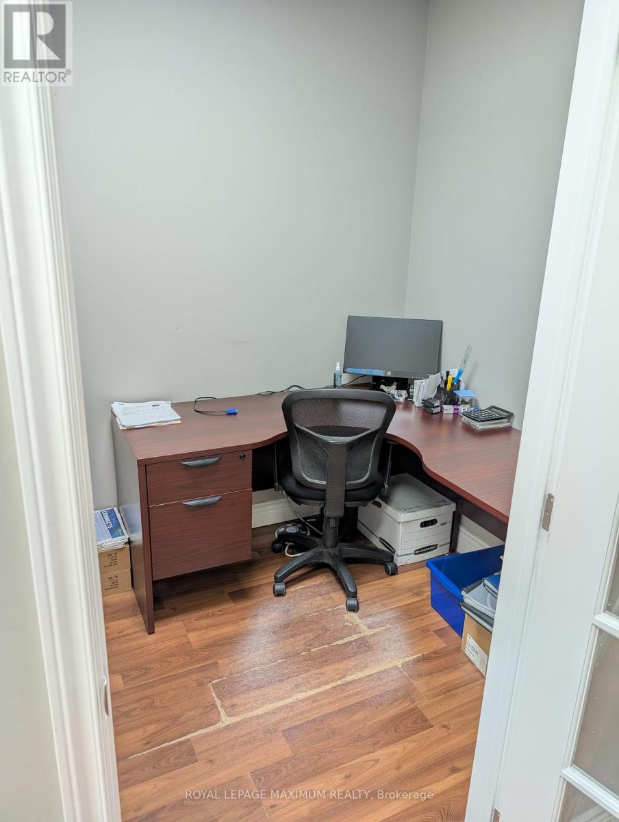 Photo 16 of 3 644 Millway Avenue, Vaughan ON