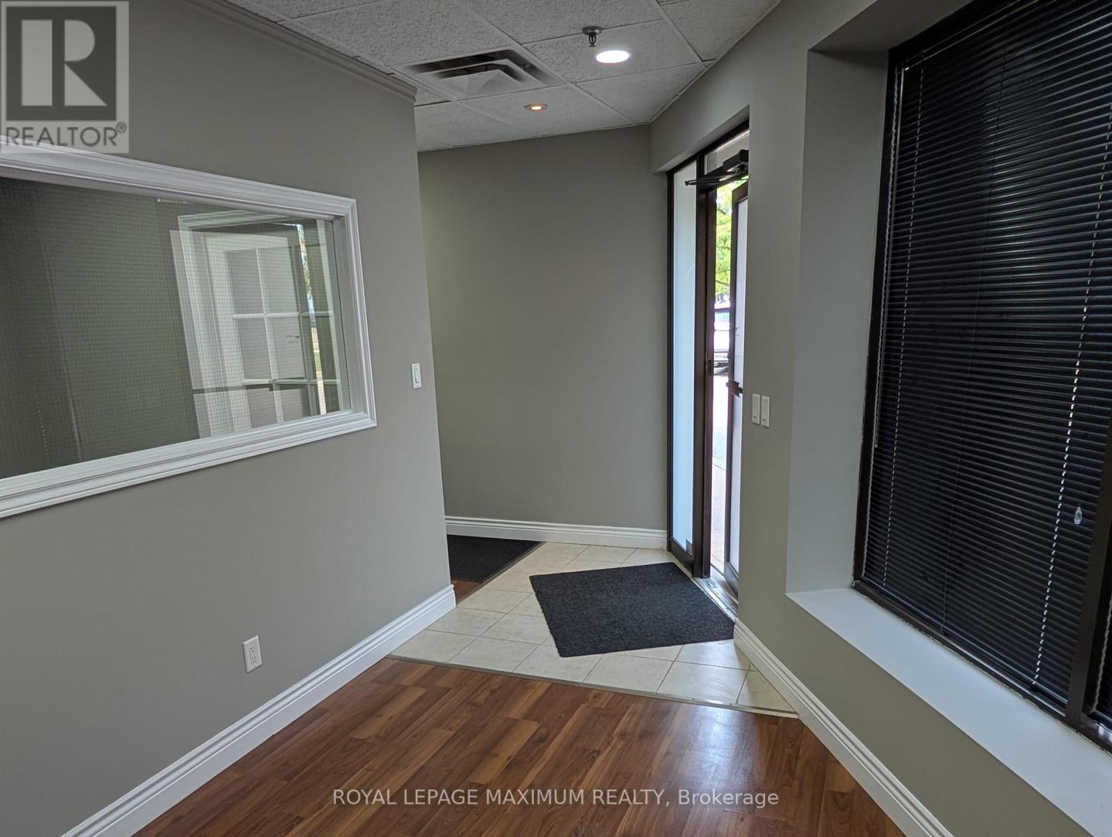 Photo 4 of 3 644 Millway Avenue, Vaughan ON