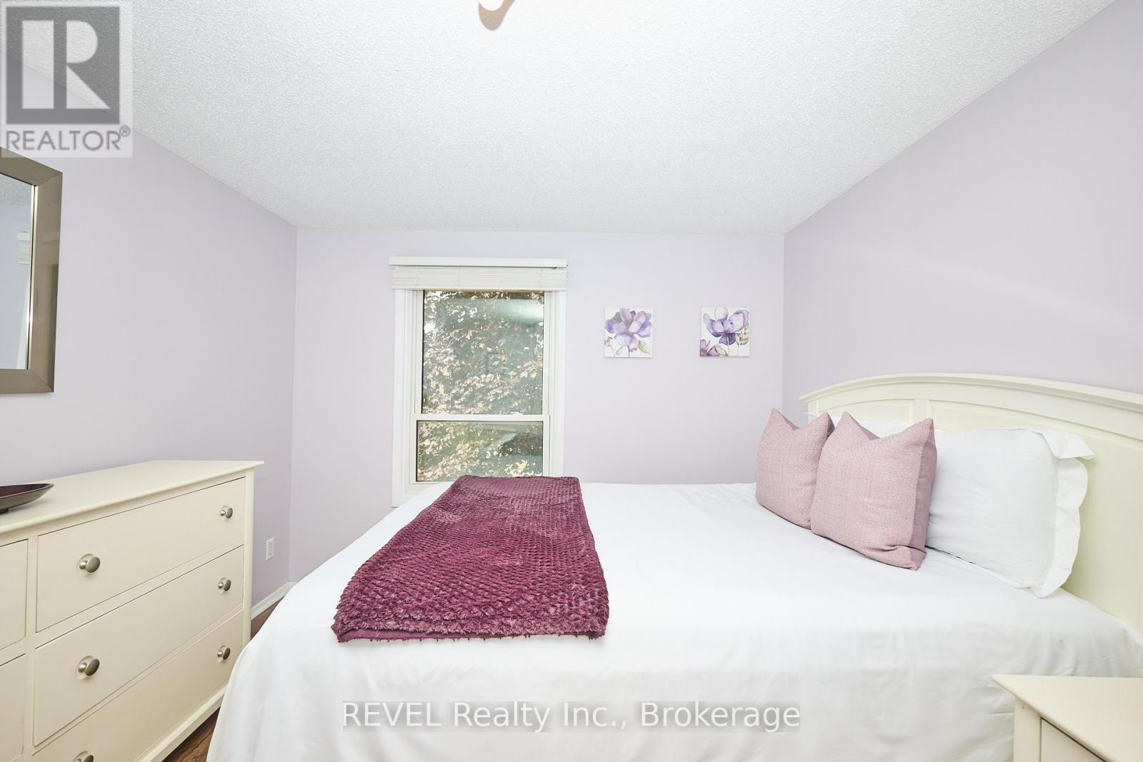 Photo 12 of 30 242 Lakeport Road, St Catharines ON