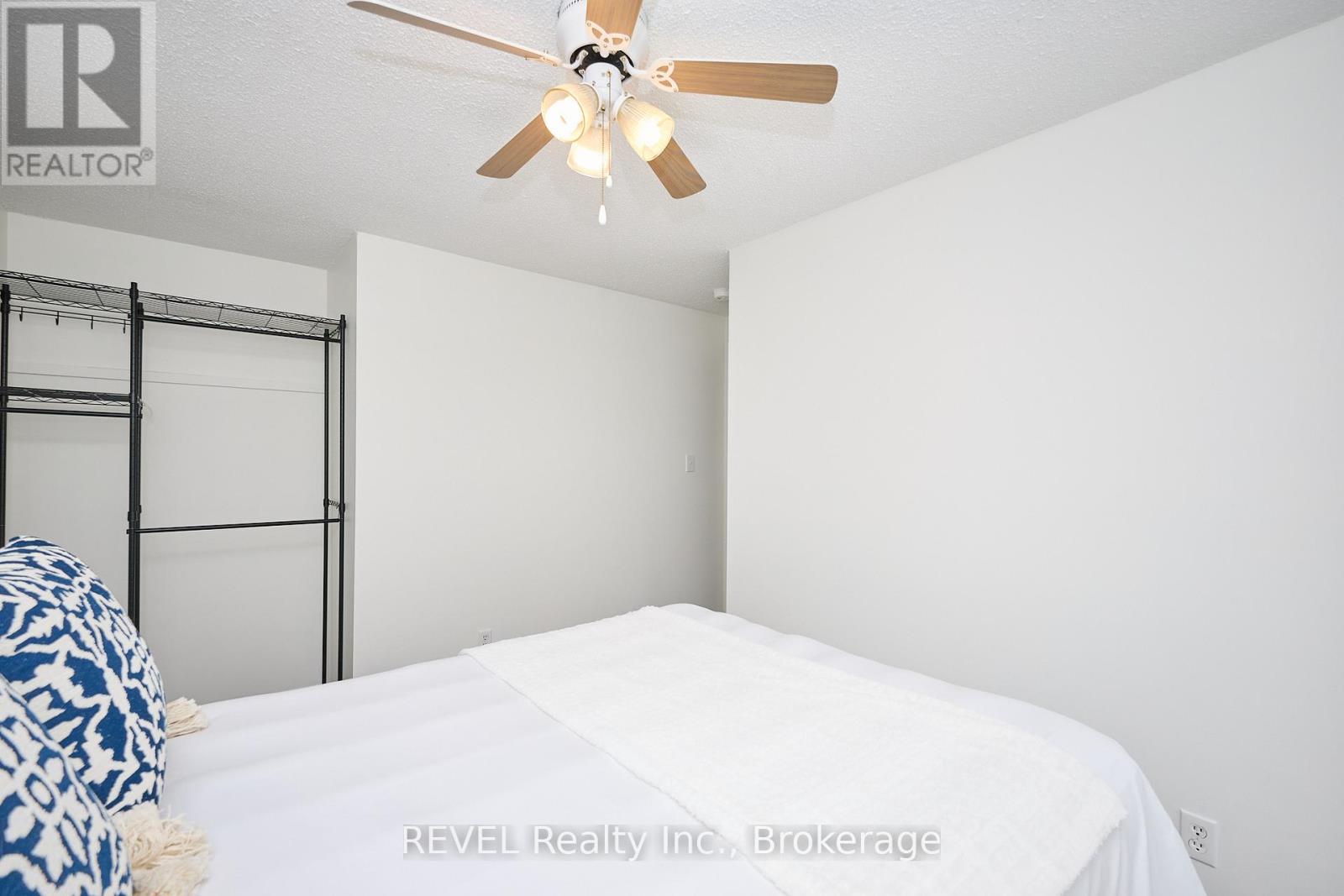 Photo 22 of 30 242 Lakeport Road, St Catharines ON