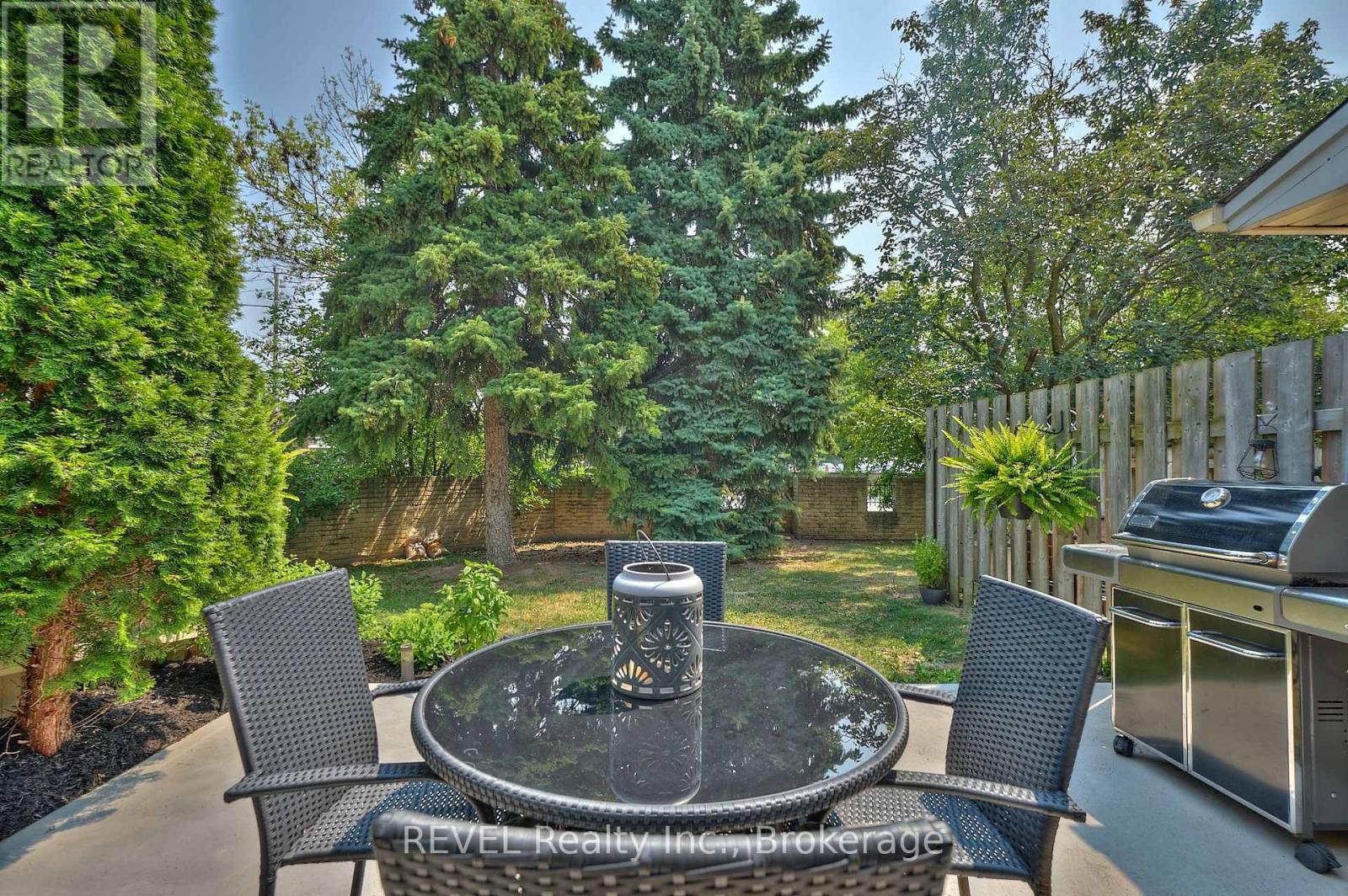 Photo 18 of 30 242 Lakeport Road, St Catharines ON