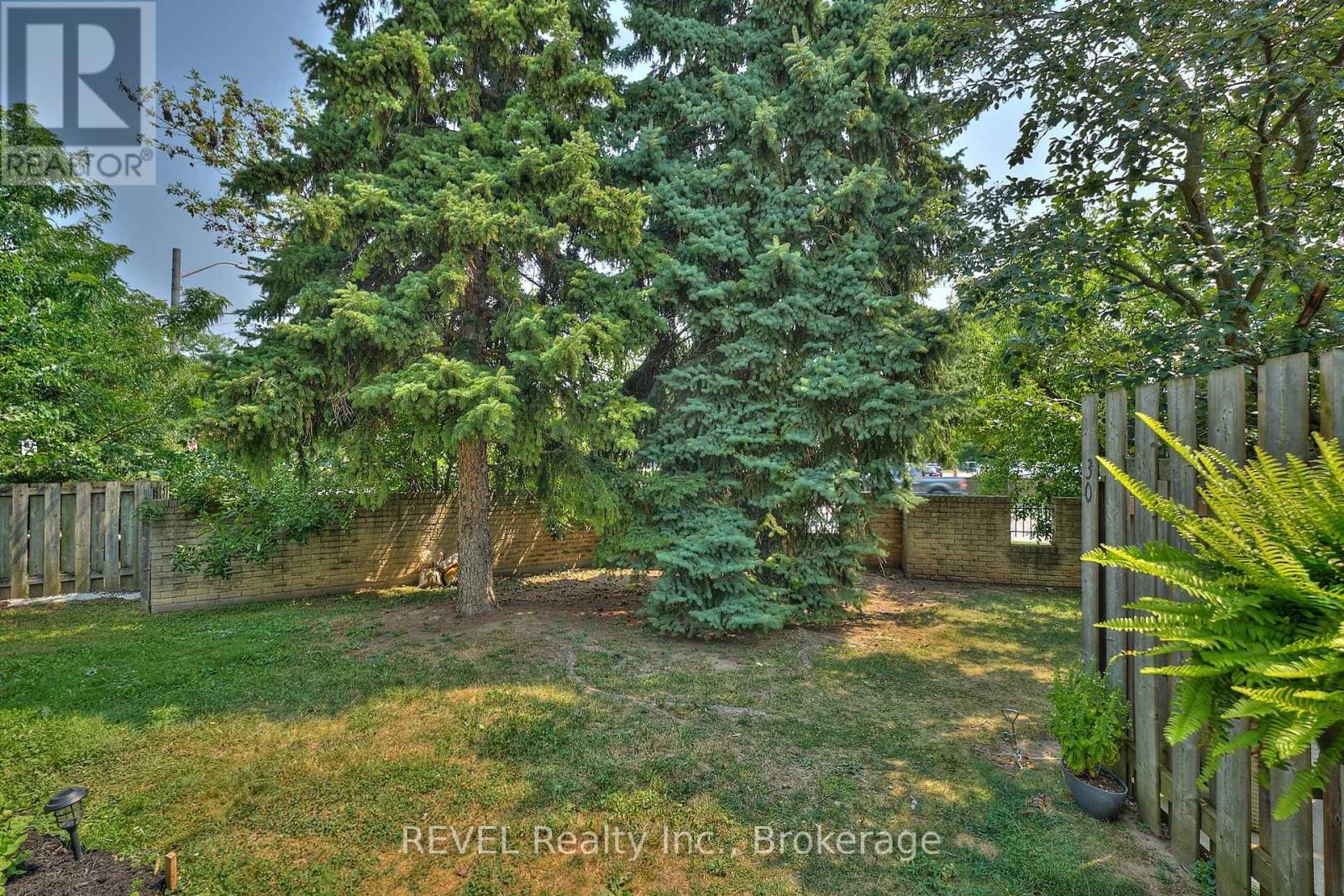 Photo 33 of 30 242 Lakeport Road, St Catharines ON