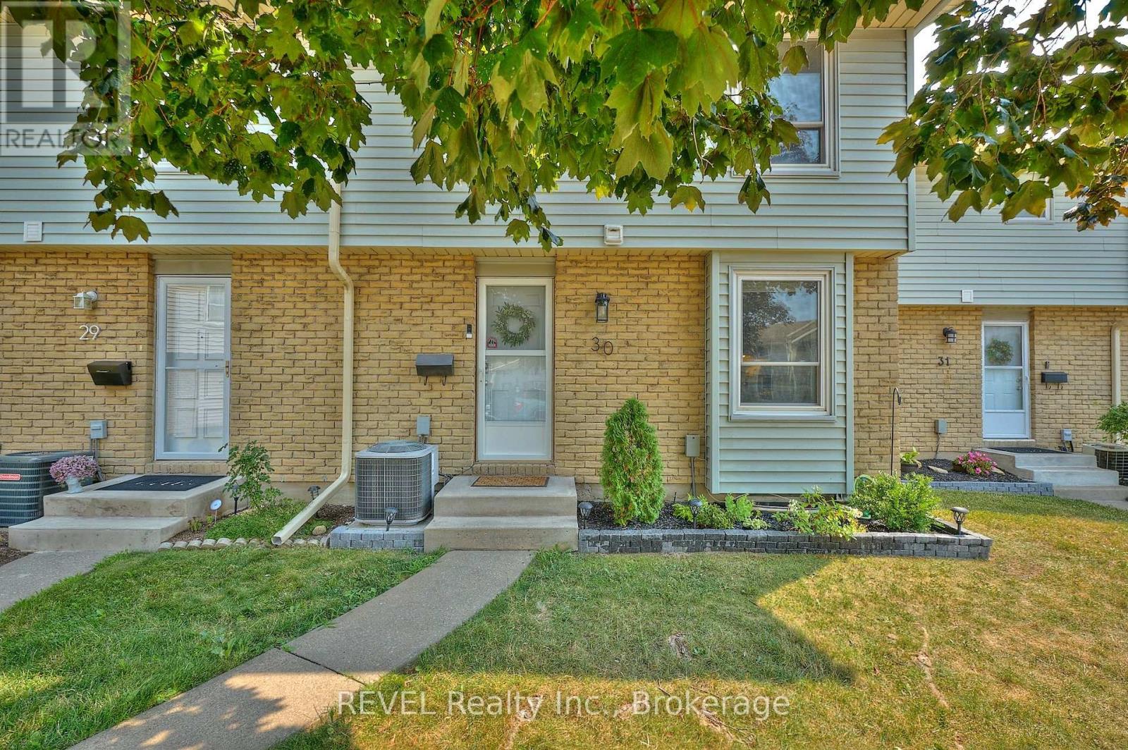 Photo 27 of 30 242 Lakeport Road, St Catharines ON