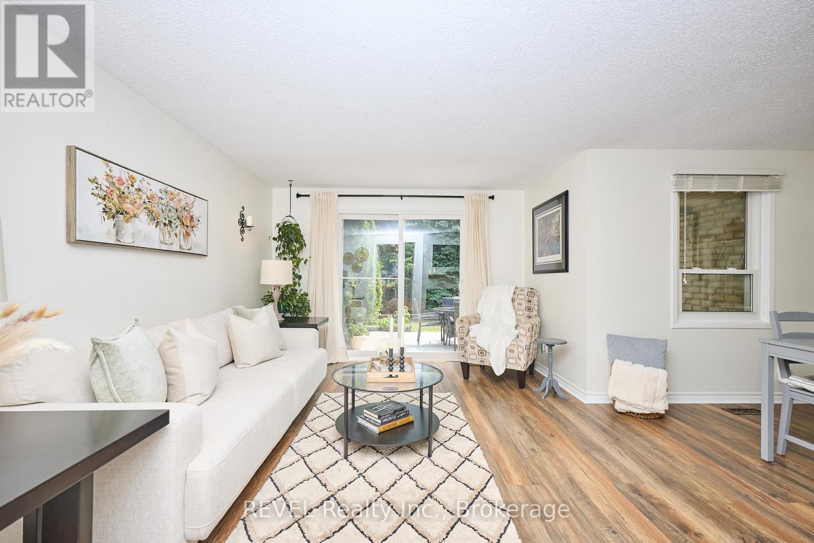 Photo 23 of 30 242 Lakeport Road, St Catharines ON