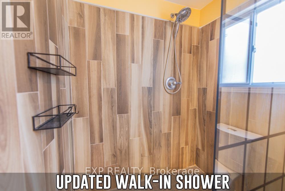 Photo 12 of 144 Gooseberry Street, Orangeville ON